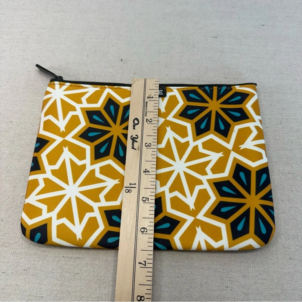 Etihad Airways Amenity Kit Bags designed in collaboration with LUXE City Guides